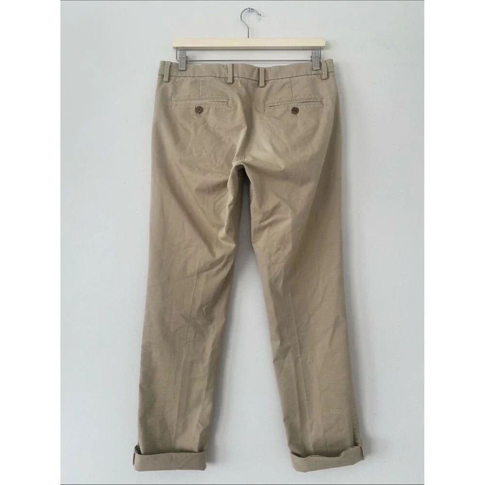 GAP Men's Essential Khaki Slim Chinos 31 x 32 Basic Minimalist Preppy Casual